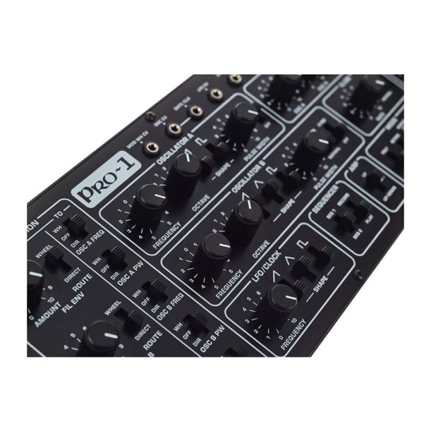 سینتی سایزر بهرینگر Behringer PRO-1 Tabletop Synthesizer