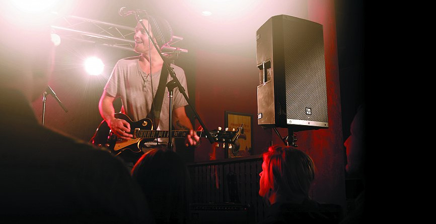 اسپیکر باند اکتیو Electro Voice ZLX-15BT