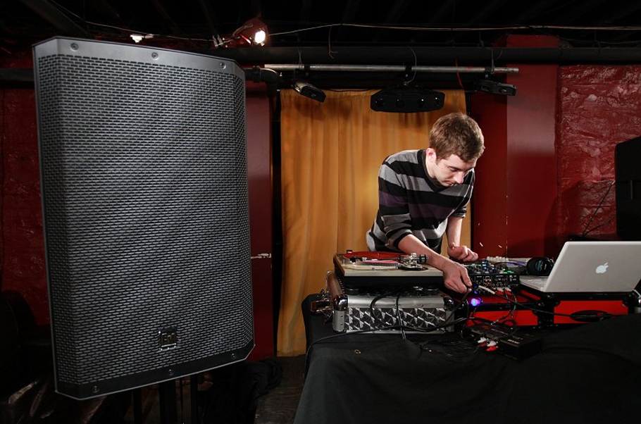 اسپیکر باند اکتیو Electro Voice ZLX-15BT