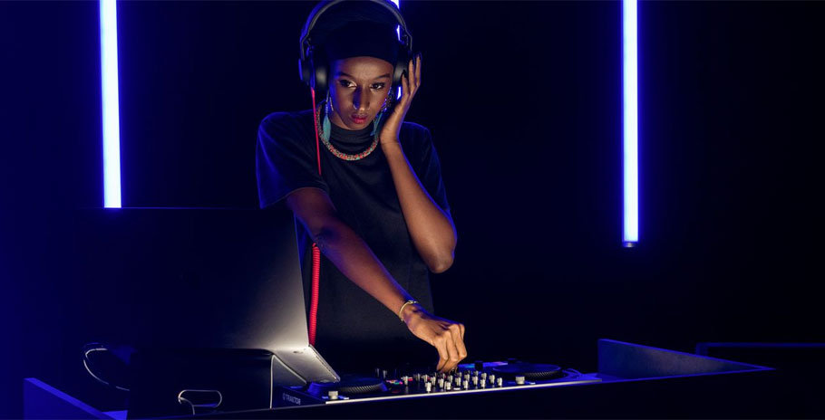 دی جی کنترلر Native Instruments Traktor Kontrol S3