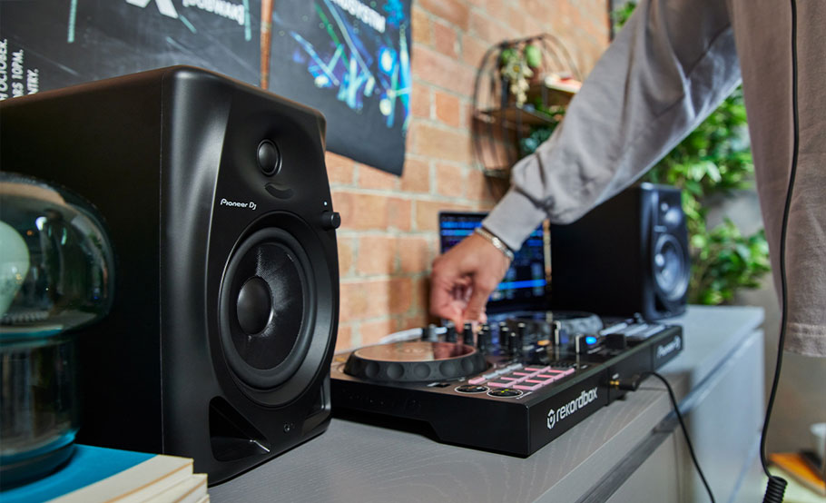 اسپیکر مانیتورینگ Pioneer DM-50D