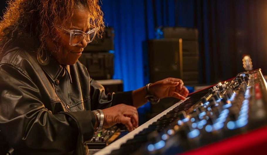 پیانو استیج Roland V-STAGE 88