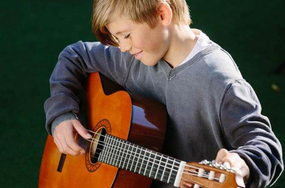 Yamaha C40 گیتار کلاسیک