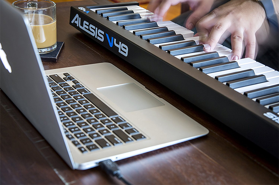 Alesis V49 میدی کنترلر