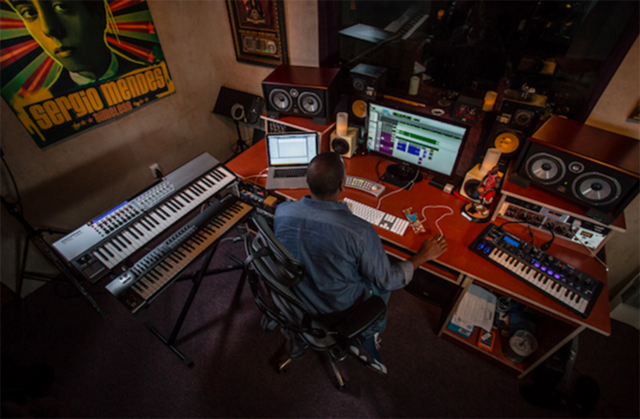 Novation 61 SL MKII میدی کنترلر