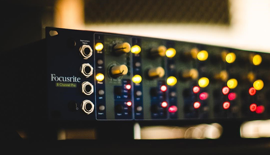 Focusrite ISA 828 پری آمپ
