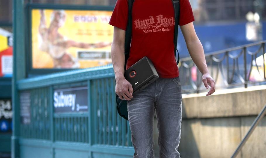 IK Multimedia iLoud اسپیکر مانیتورینگ