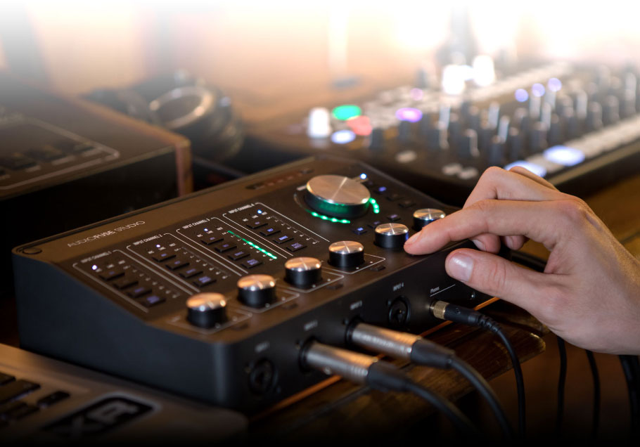 Arturia audiofuse studio. Аудио интерфейс arturia audiofuse studio серебристый. Arturia audiofuse. Arturia audiofuse studio фото. Arturia audiofuse studio.