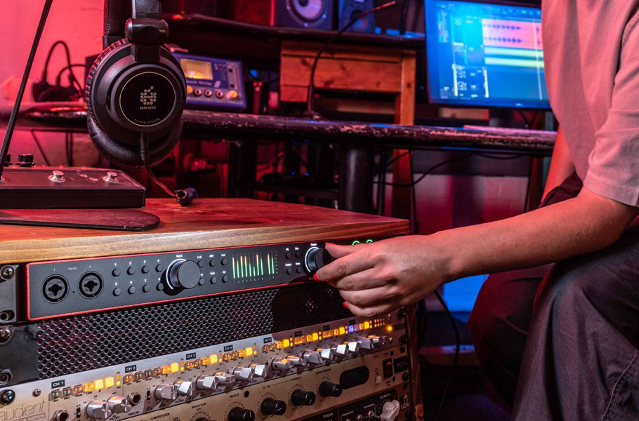 کارت صدا Focusrite Scarlett 18i20 4th Gen