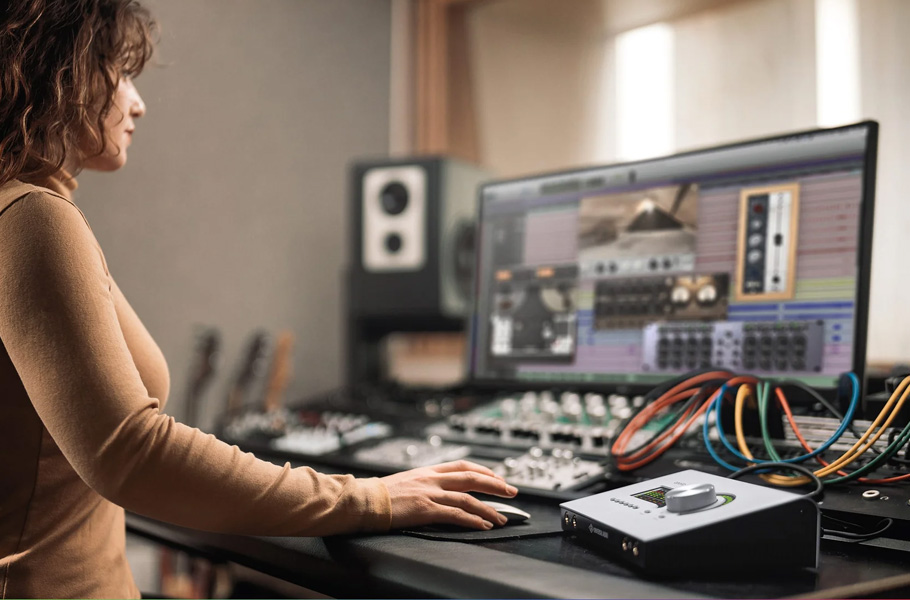 کارت صدا Universal Audio Apollo X4 Gen2 Essentials+