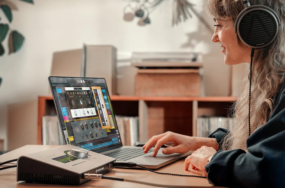 کارت صدا Universal Audio Apollo X4 Gen2 Essentials+