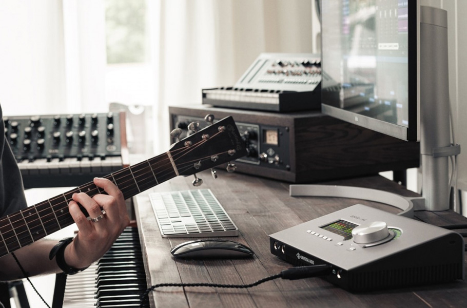 کارت صدا Universal Audio Apollo X4 Gen2 Essentials+