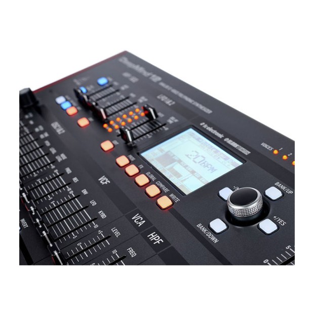 سینتی سایزر بهرینگر Behringer DeepMind 12D