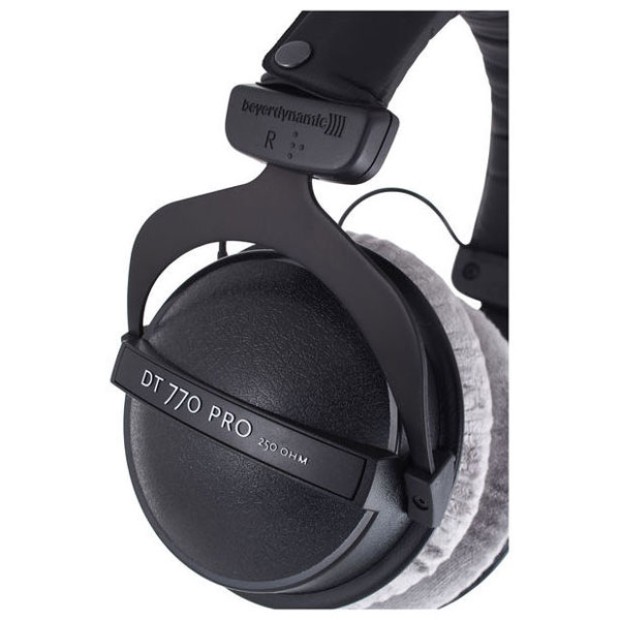 هدفون بیرداینامیک Beyerdynamic DT 770 Pro 250 Ohms