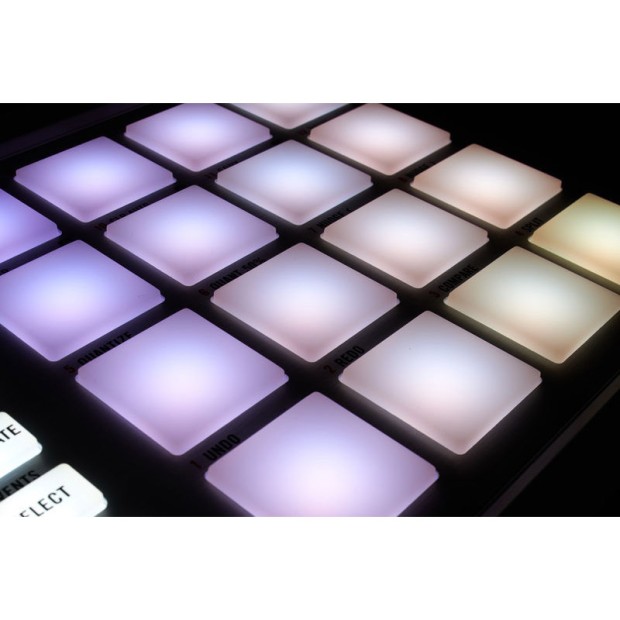 دی جی کنترلر نیتیو اینسترومنتز Native Instruments Maschine Mikro MKII White