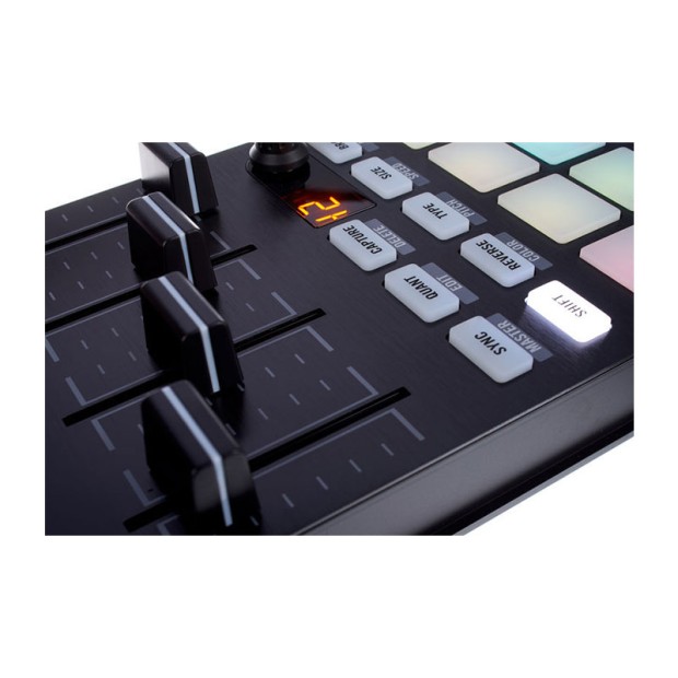 دی جی کنترلر نیتیو اینسترومنتز Native Instruments Traktor Kontrol F1 MK2