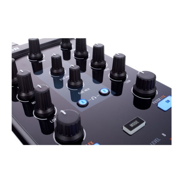 دی جی کنترلر نیتیو اینسترومنتز Native Instruments Traktor Kontrol Z1