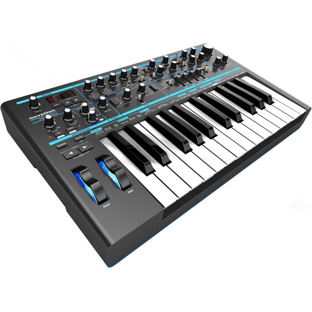 سینتی سایزر نویشن Novation Bass Station II