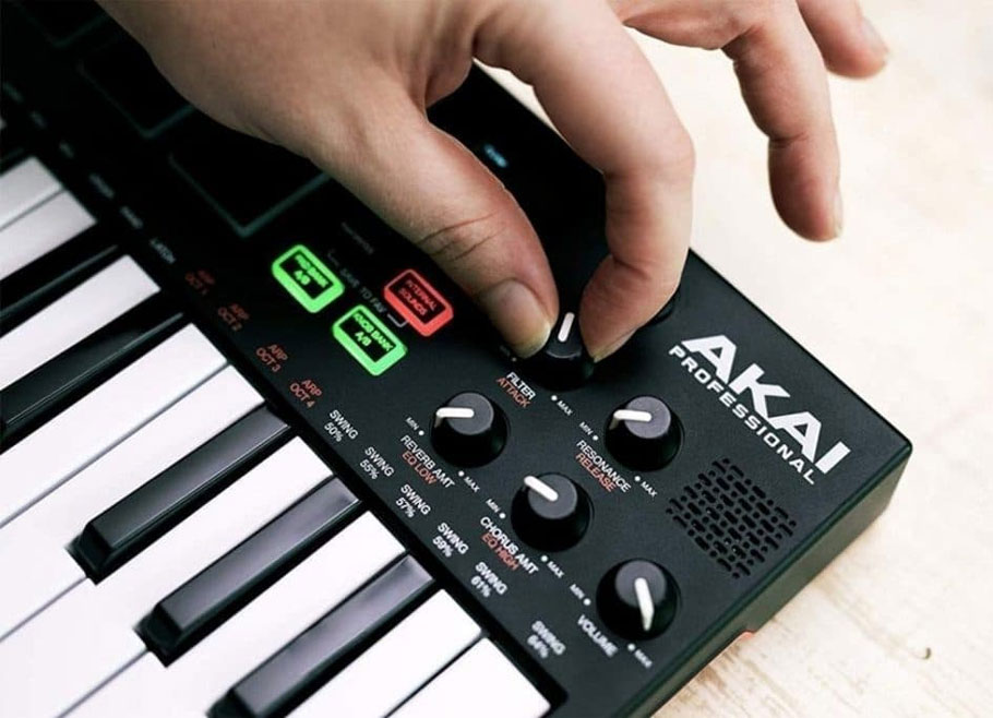 میدی کنترلر Akai MPK Mini Play