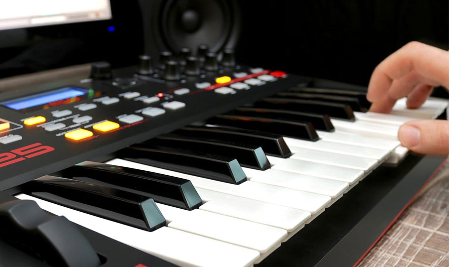 میدی کنترلر AKAI MPK225