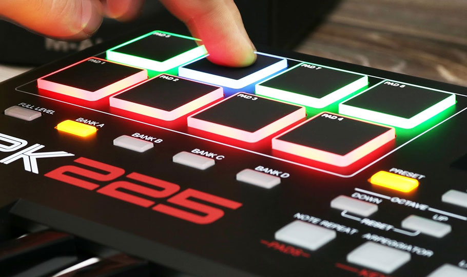 میدی کنترلر AKAI MPK225