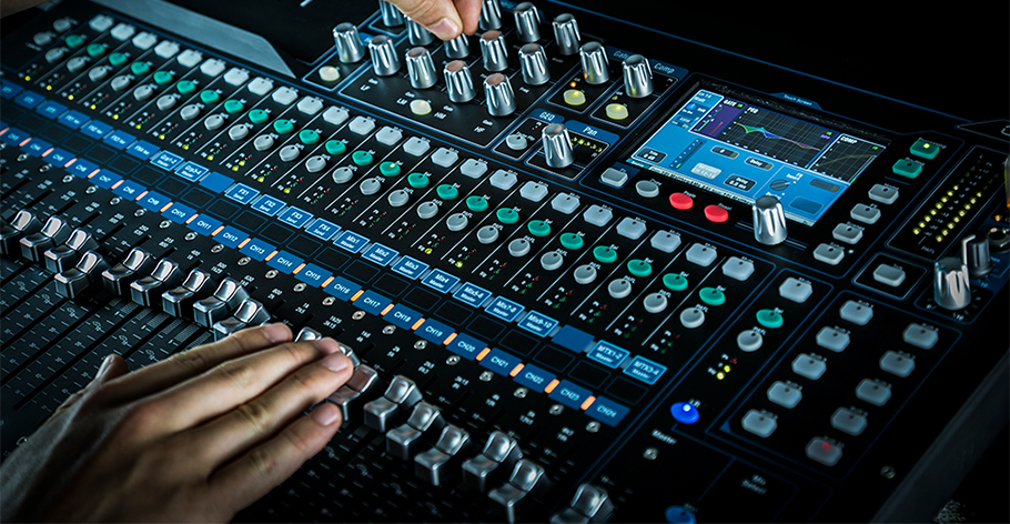 Allen & Heath QU-16C میکسر صدا