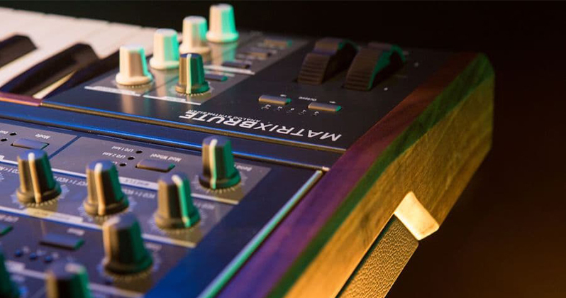 Arturia MatrixBrute Analog سینتی سایزر و رکودر