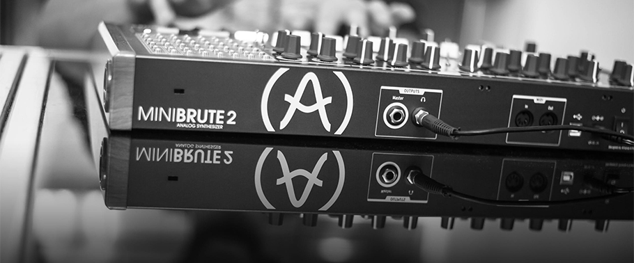  سینتی سایزر  Arturia MiniBrute 2