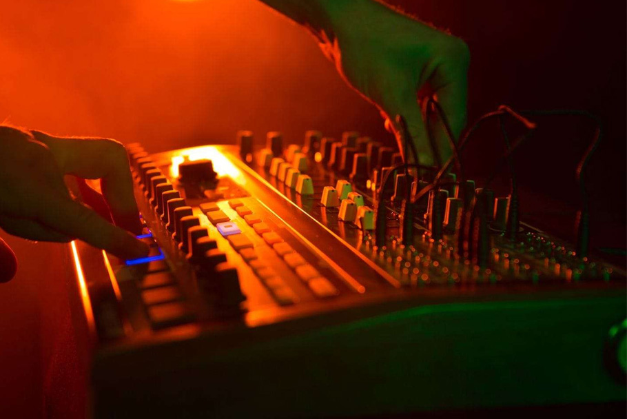 سینتی سایزر Arturia Minibrute 2S Noir Edition