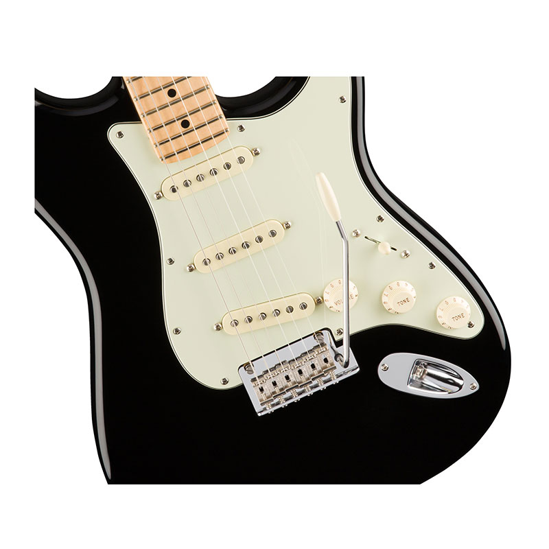 گیتار الکتریک فندر Fender American Professional Stratocaster-Black w/ Maple Fingerboard