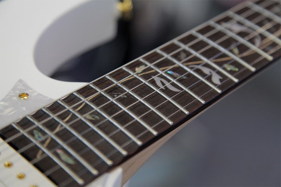 IBANEZ JEM7V WH گیتار الکتریک
