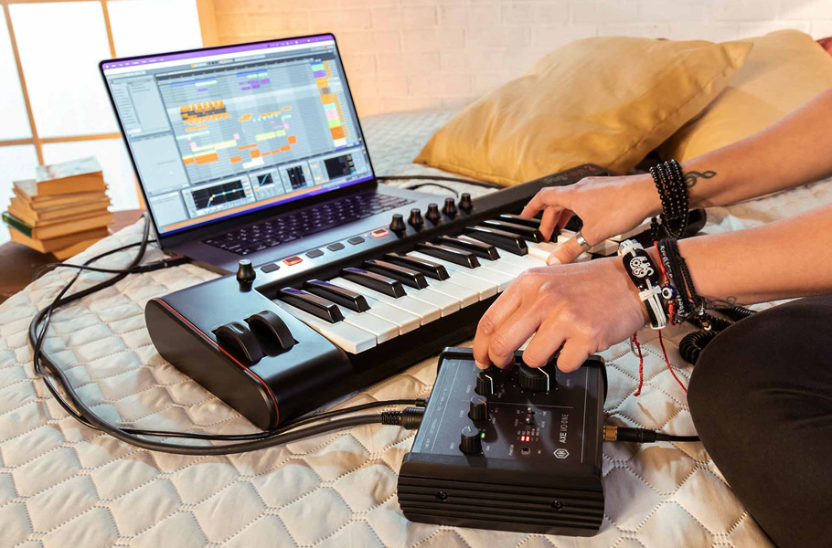 کارت صدا IK Multimedia AXE I/O One کارت صدا IK Multimedia AXE I/O One