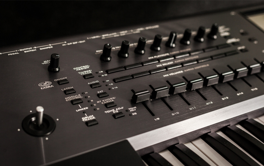 Korg Kronos X 61 ورک استیشن
