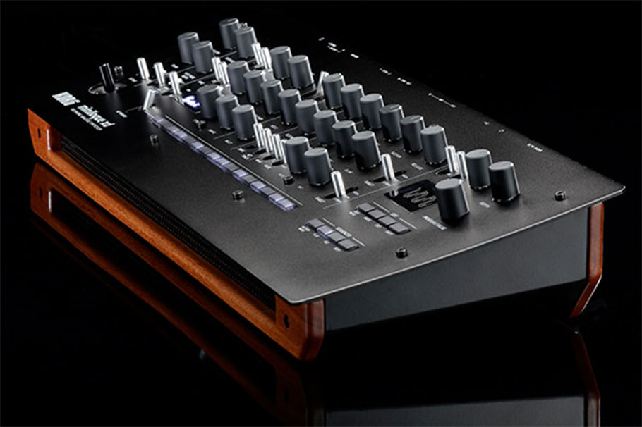 سینتی سایزر Korg Minilogue XD Module