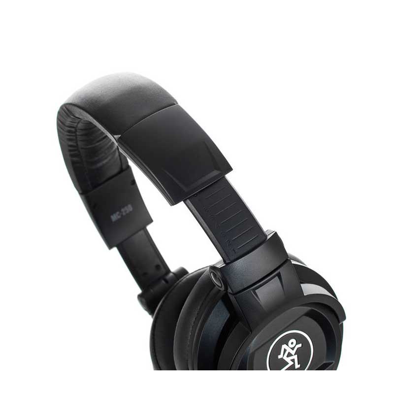  Mackie MC-250