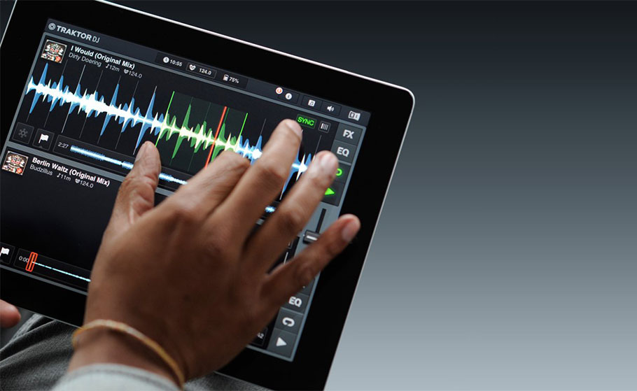 Native Instruments Traktor S2 MK2 دی جی کنترلر