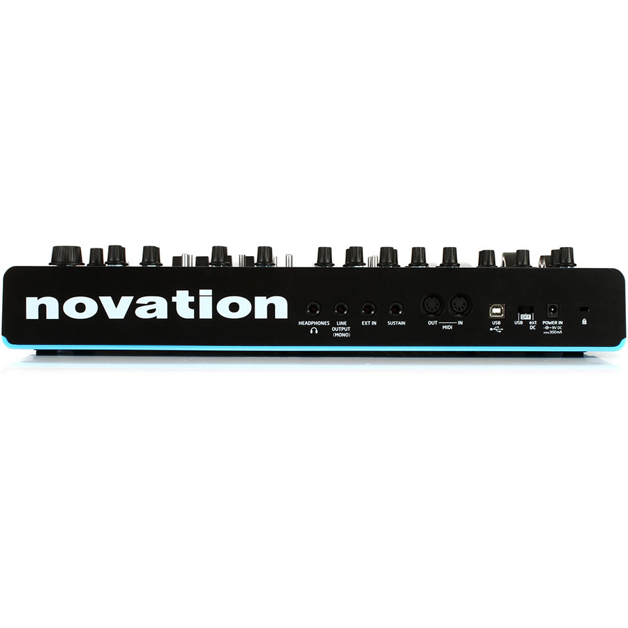 سینتی سایزر نویشن Novation Bass Station II