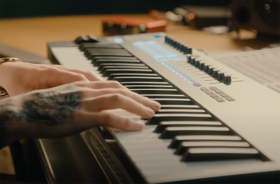 میدی کنترلر Novation FLkey 61