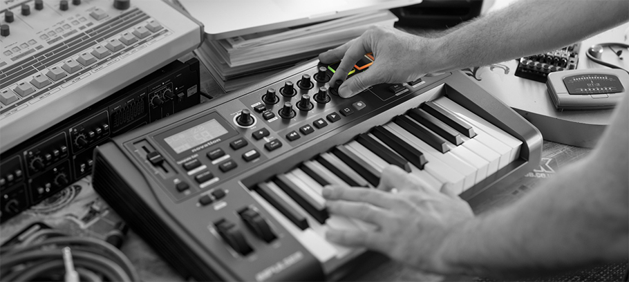Novation Impulse 49 میدی کنترلر