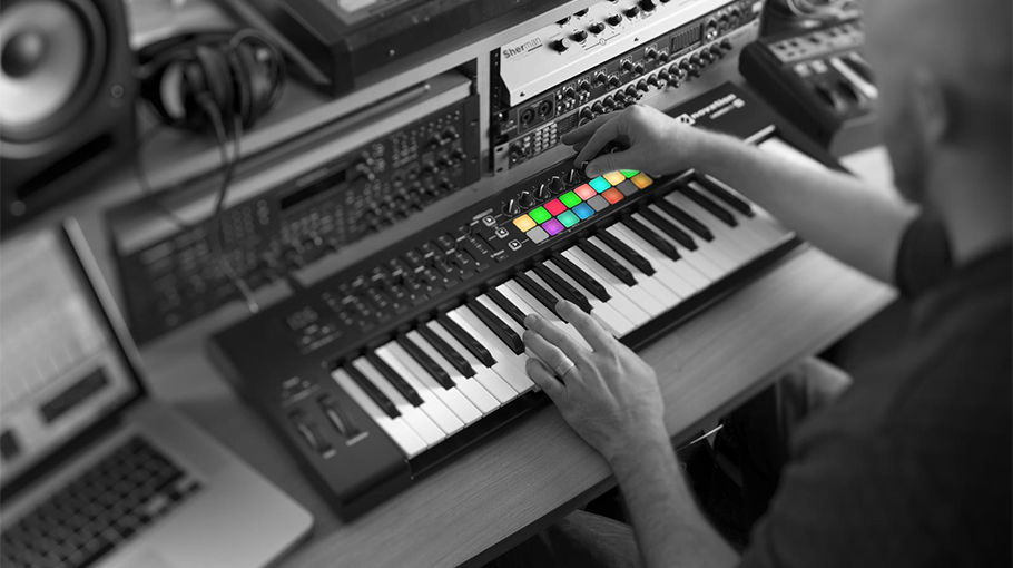 Novation Launchkey 49 MKII میدی کنترلر