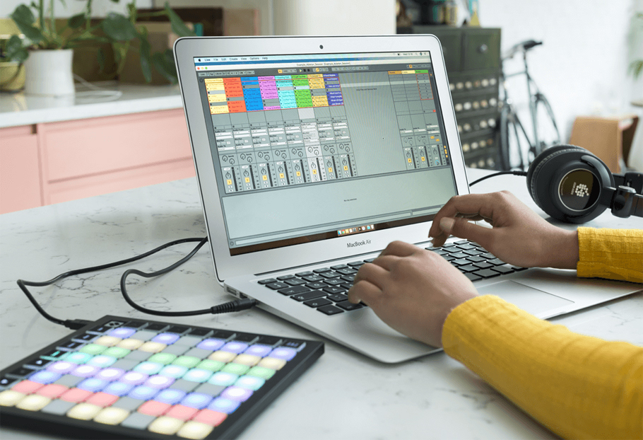 لانچ پد Novation Launchpad Mini mk3