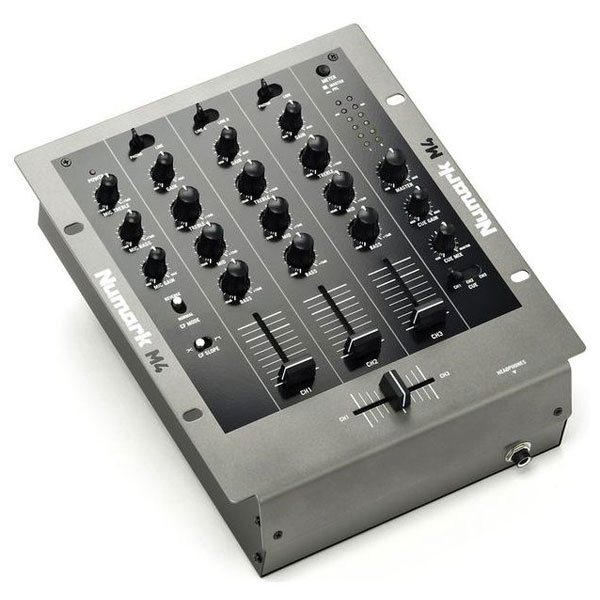 میکسر دی جی نیومارک Numark M4