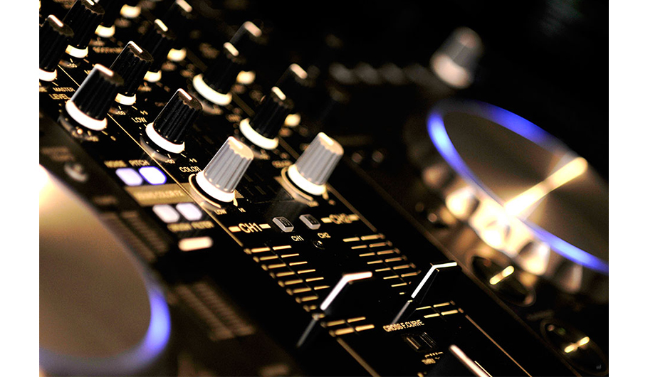 Pioneer XDJ R1 دی جی همه کاره