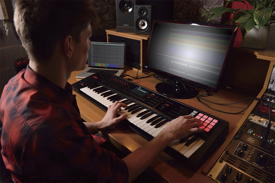 ورک استیشن Roland FA-06