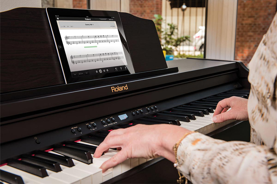 Roland RP501 پیانو دیجیتال