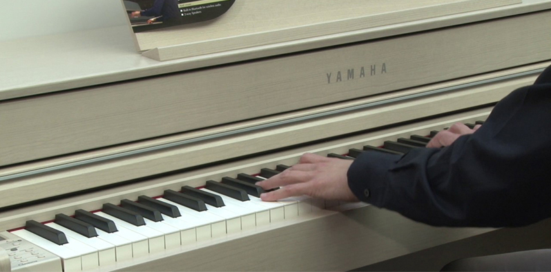 Yamaha CLP-645 PE پیانو دیجیتال