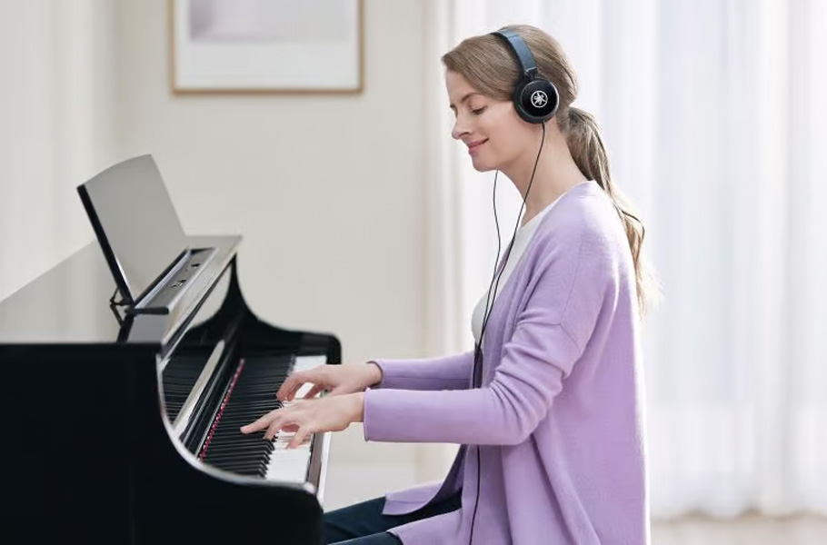 پیانو دیجیتال Yamaha CLP 835
