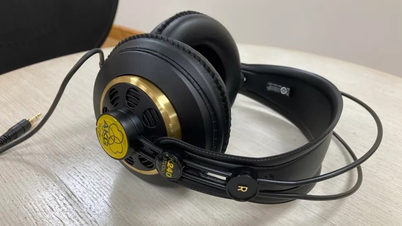 هدفون نیمه‌باز AKG K240 Studio