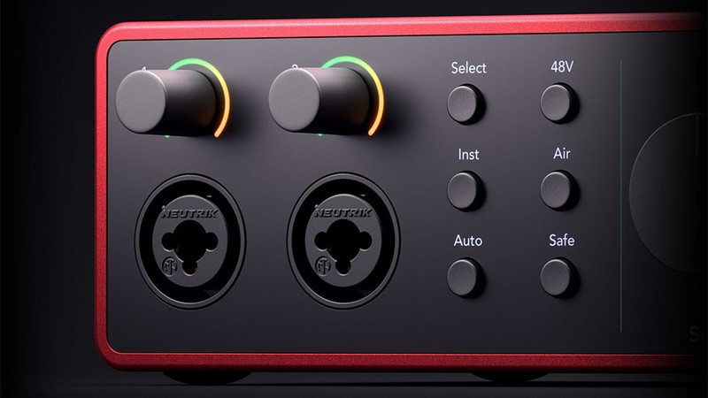 نمایشگرهای نوری پنل Focusrite Scarlett 4i4 نسل چهارم