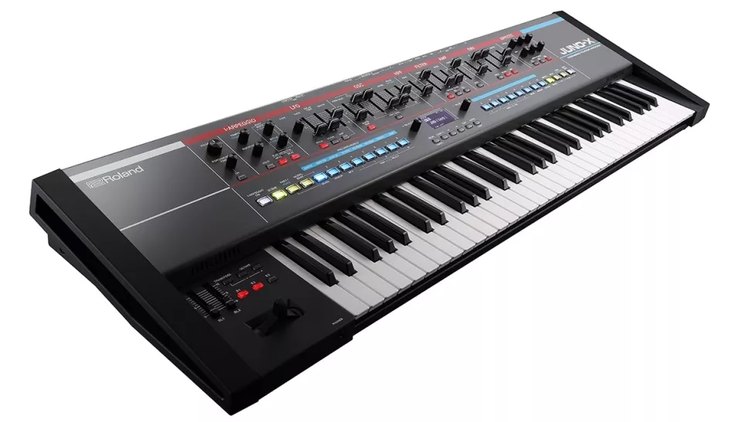 نمای پنل و کلاویه‌های سینتی‌سایزر Roland Juno-X
